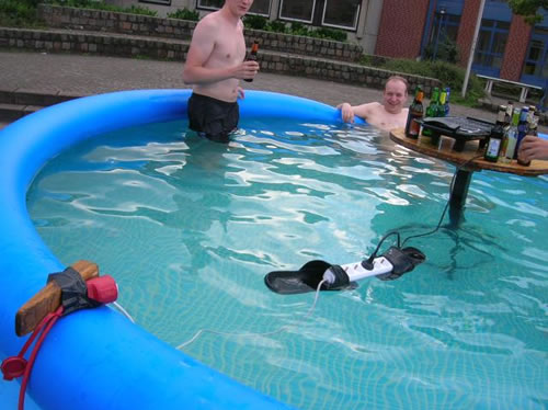 photo-of-extension-cord-in-swimming-pool.jpg