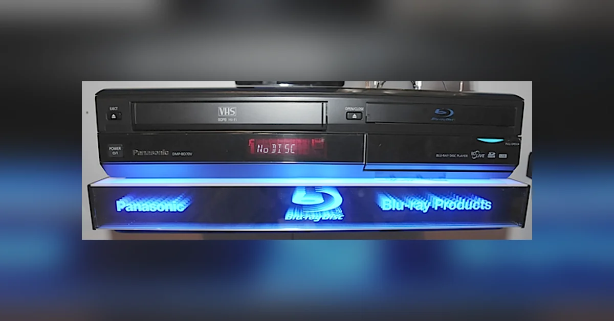 Panasonic DMP-BD70V on Blu-ray soittimen ja VHS-videon yhdistelmä