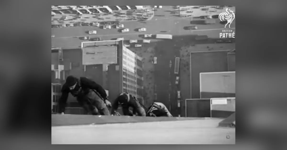 Pilvenpiirtäjän ikkunoiden pesu on oma taiteenlajinsa, oheisella videolla mallia vuodelta 1938 Empire State Buildingista