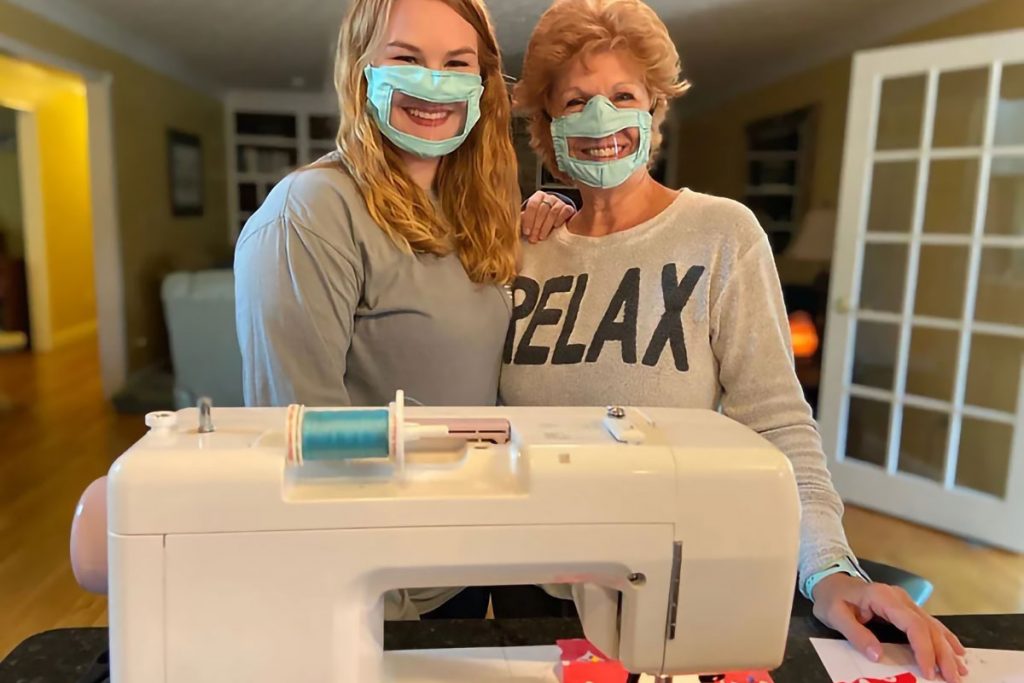 Kasvosuojus läpinäkyvällä ikkunalla