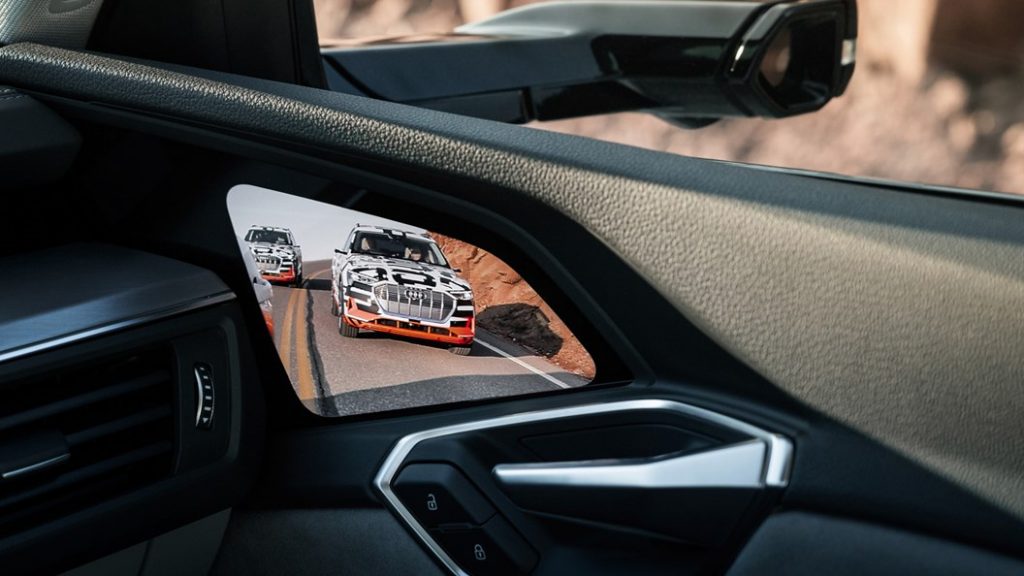 Audi E-tron ja sen digitaaliset sivupeilit - Onko niistä mihinkään?