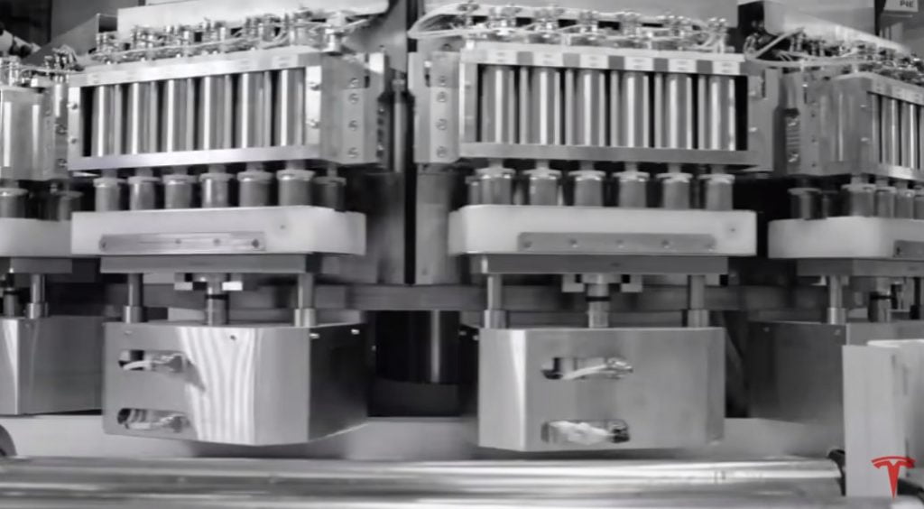 Teslan akkutehtaalla