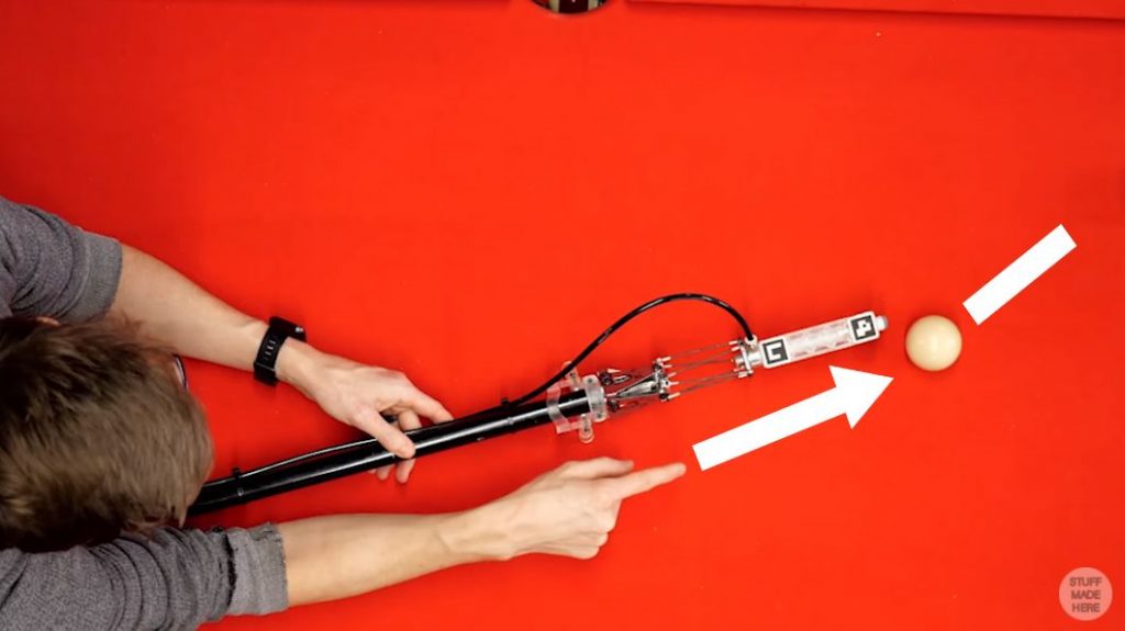 Kepin päässä on kääntyvä kärki sekä ilmanpaineella laukeava kärki